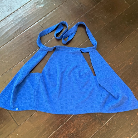 Gorgeous brilliant blue halter with tie around neck - Picture 9 of 15